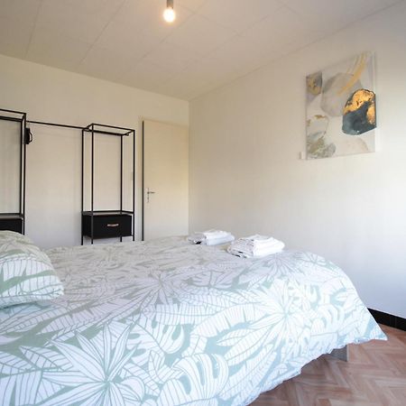 3 Chambres - Tres Grand Jardin Privee - Terrasse Privee - Garage Velo Et Moto - Parking Voiture Privee Dans La Propriete - Gere Par Presta-Zen'Services Thierville-sur-Meuse Bagian luar foto