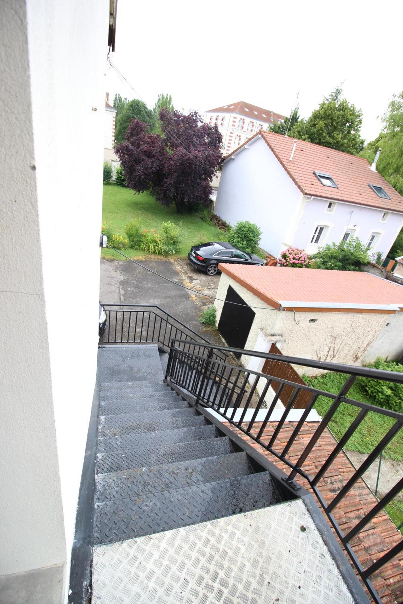 3 Chambres - Tres Grand Jardin Privee - Terrasse Privee - Garage Velo Et Moto - Parking Voiture Privee Dans La Propriete - Gere Par Presta-Zen'Services Thierville-sur-Meuse Bagian luar foto